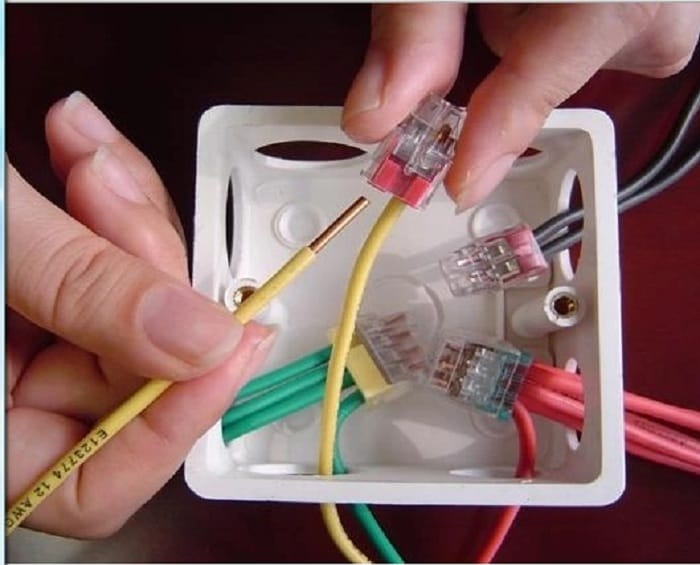 Cút nối dây điện KV773