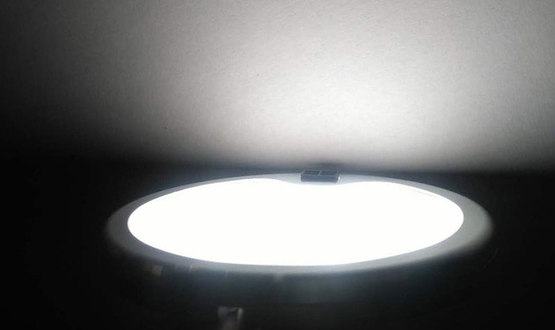 Đèn cảm biến vẫy tay WL01